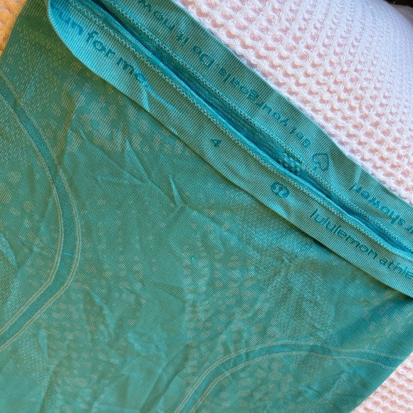Lululemon Swiftly Tech Racerback Blue Size 4 - Picture 4 of 10